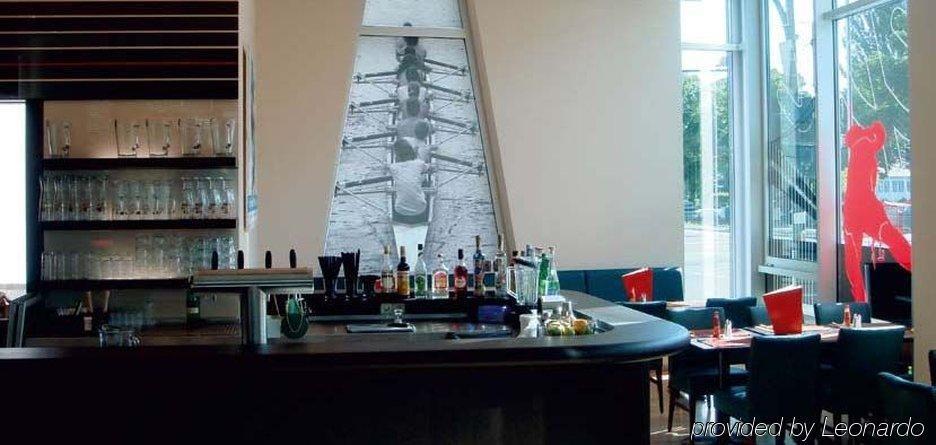 Airporthotel Berlin-Adlershof Restaurante foto